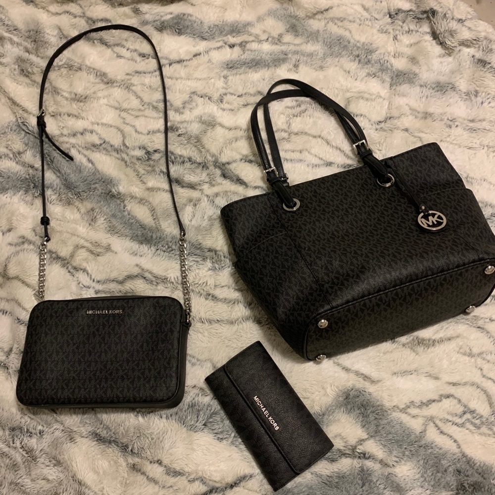 Michael kors purse set